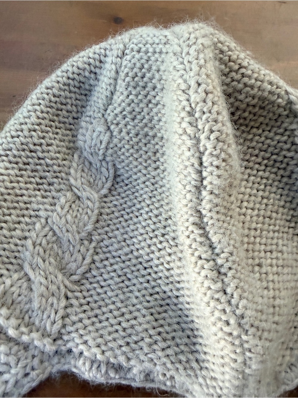 Splendid Women's Grey Cableknit Earflap Hat Bonnett Braided Ties Woolblend Cozy - Picture 7 of 14